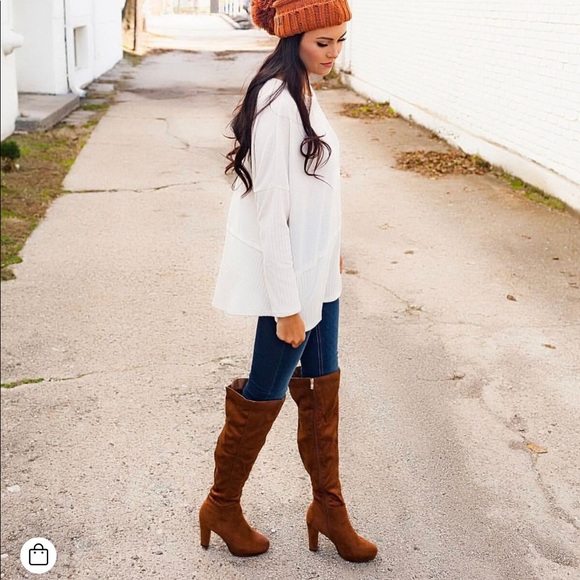 Dottie Couture Boutique Tops - DCB cream soft ribbed trim top 😍